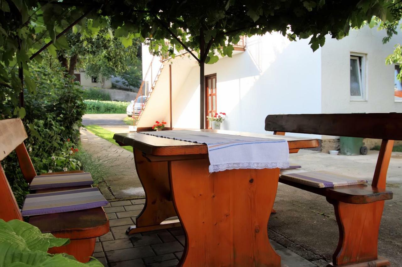 Apartman Ana Apartment Otočac Exterior foto